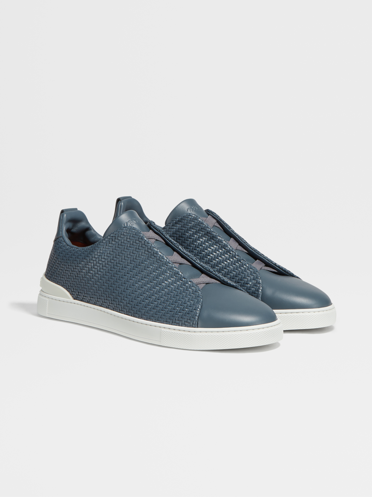 Tenis Triple Stitch™ en Piel PELLETESSUTA™ Azul Avio